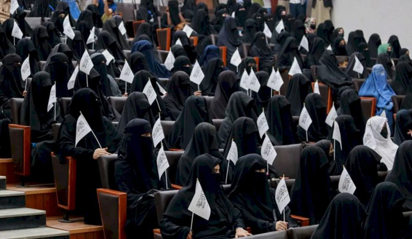 Los talibanes anunciaron nuevas reglas para las mujeres estudiantes
