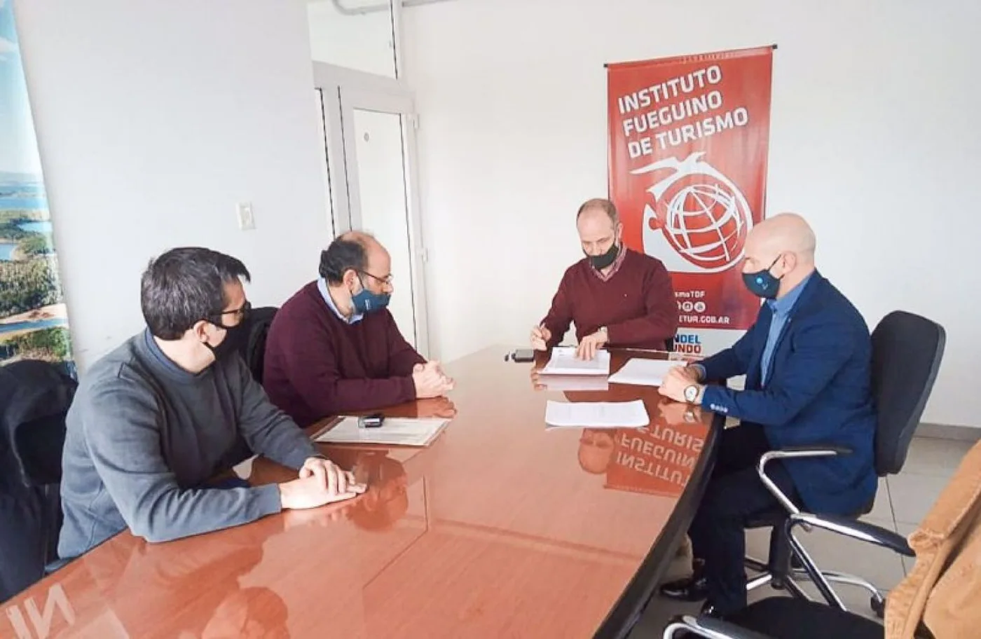Se firmó el contrato de concesión del Hotel Canal Beagle