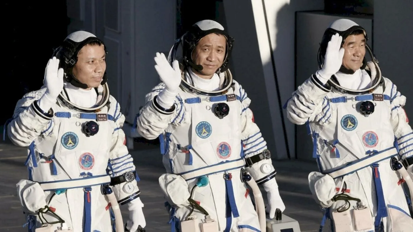 Astronautas chinos regresaron a la Tierra después de tres meses en el espacio