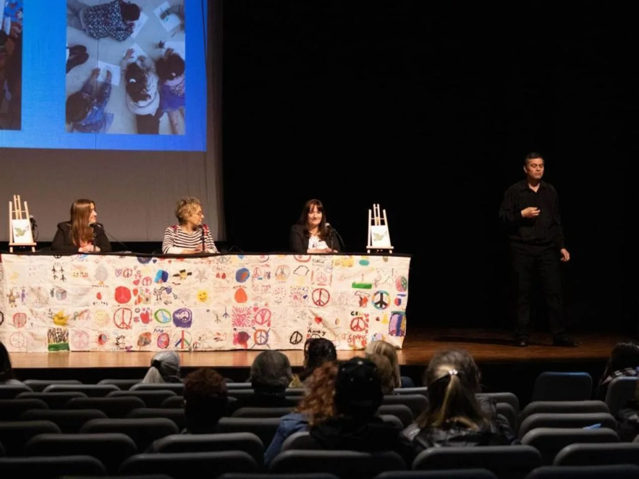 Presentación del libro “Sembremos la Paz – Semillas de Valores”.