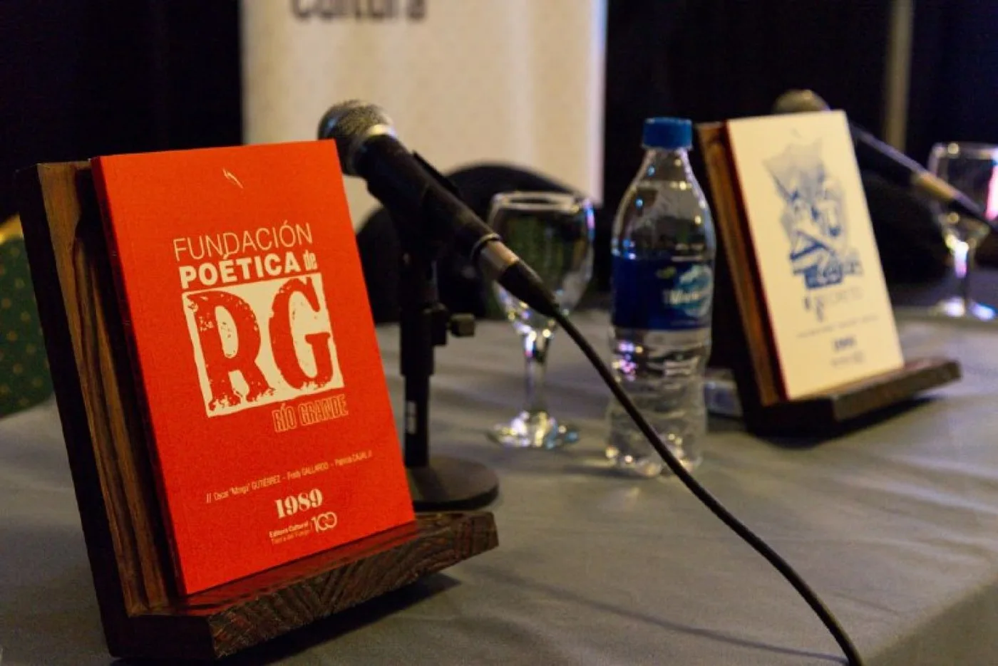 La Editoria Cultural Tierra del Fuego presentó la edición homenaje de la Fundación Poética de Río Grande