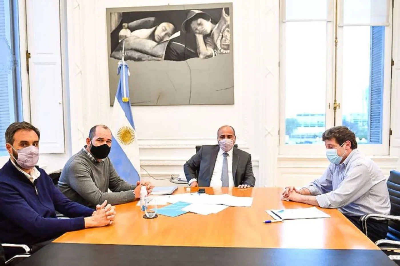 El Gobernador Gustavo Melella mantuvo un encuentro -en Casa Rosada- con el Ministro Jefe de Gabinete de la Nación, Juan Manzur.