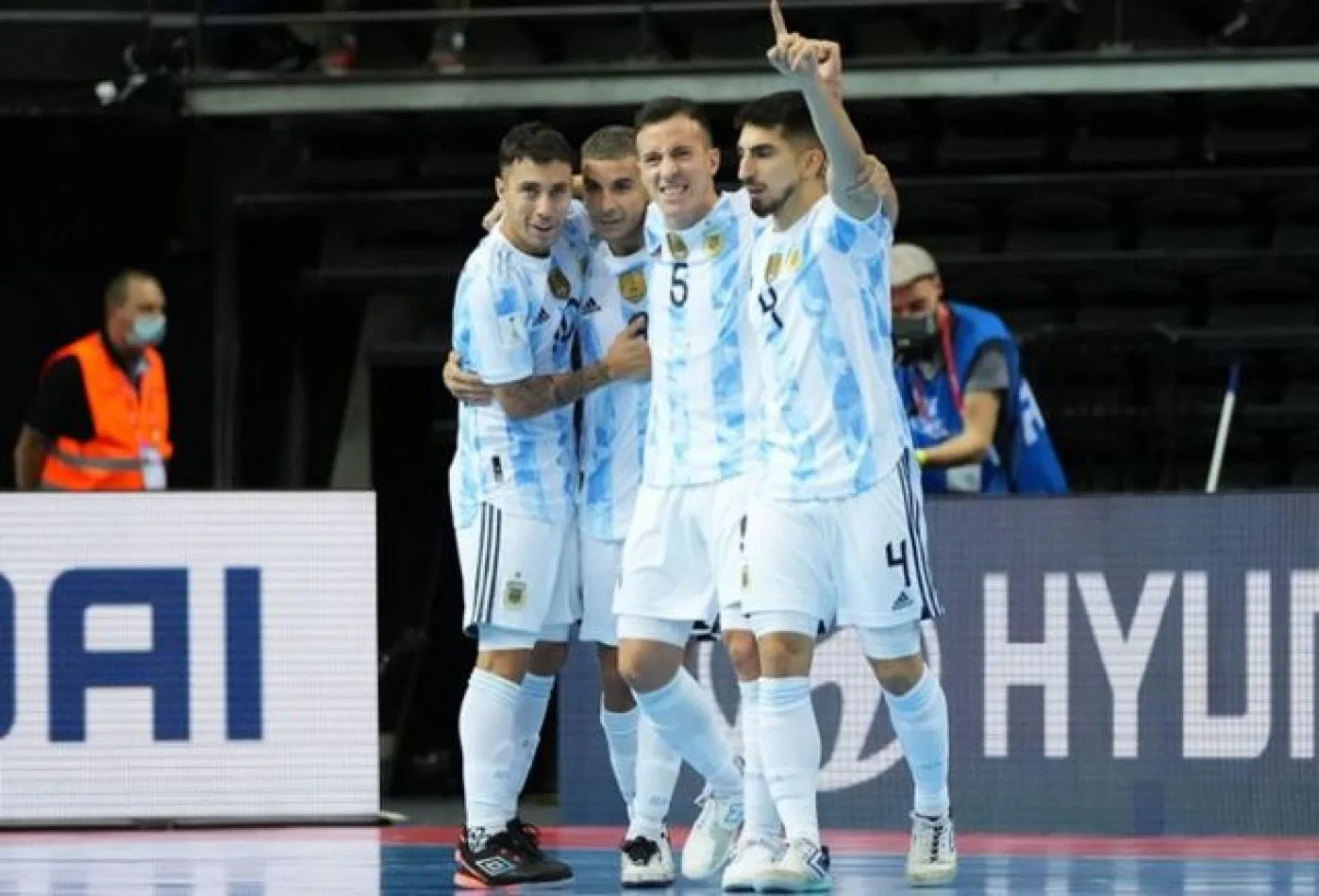 Argentina venció 2-1 a Brasil y jugará la final del Mundial de futsal
