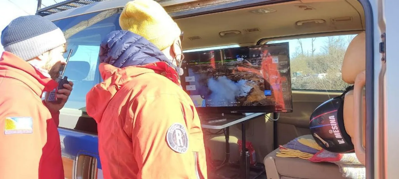 Suman profesionales y equipamiento al combate del fuego en el aserradero "El Litoral"
