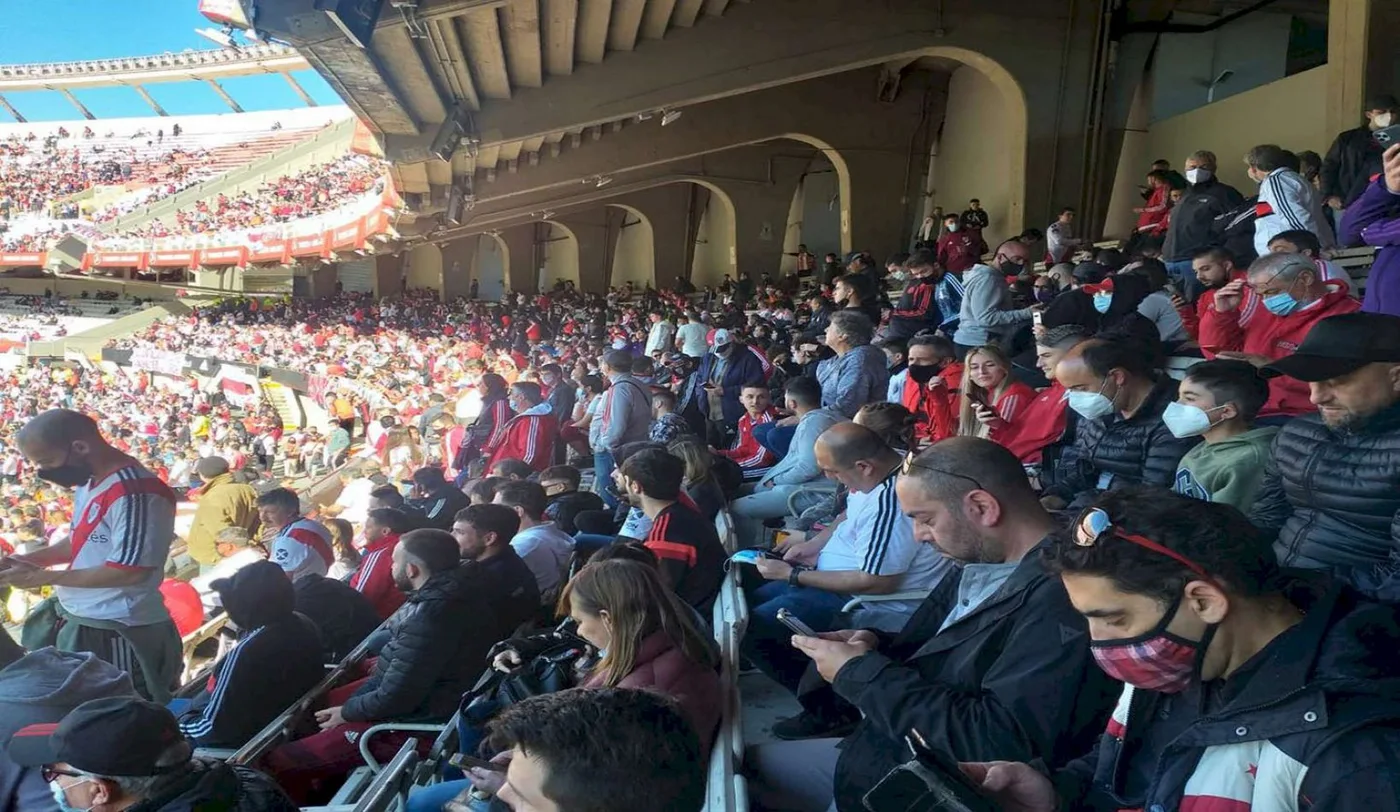 Superclásico entre River y Boca .