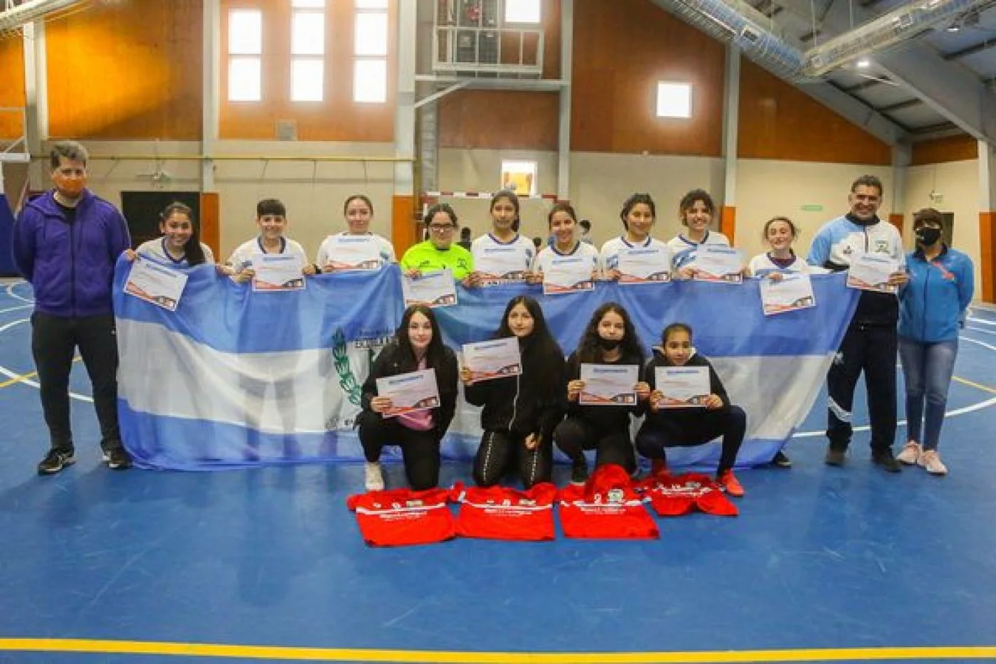 Asociación Atlética Escuela Argentina se quedó con el primer puesto en las dos categorías del futsal femenino.