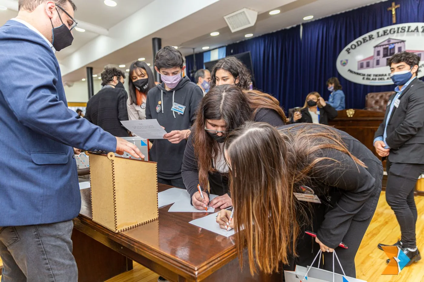 La Legislatura fueguina fue sede del encuentro del 12° Parlamento Juvenil del Mercosur en su instancia provincial.