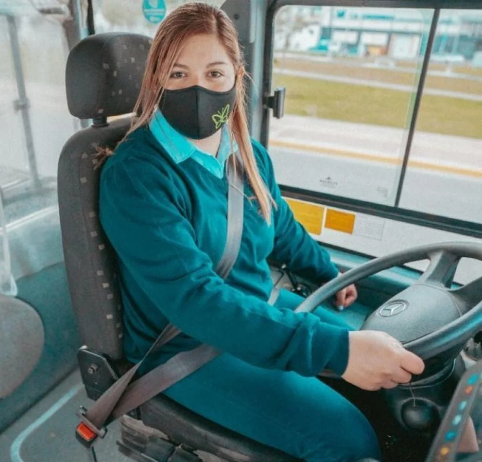 Soledad Burela es la quinta choferesa del transporte público de Ushuaia