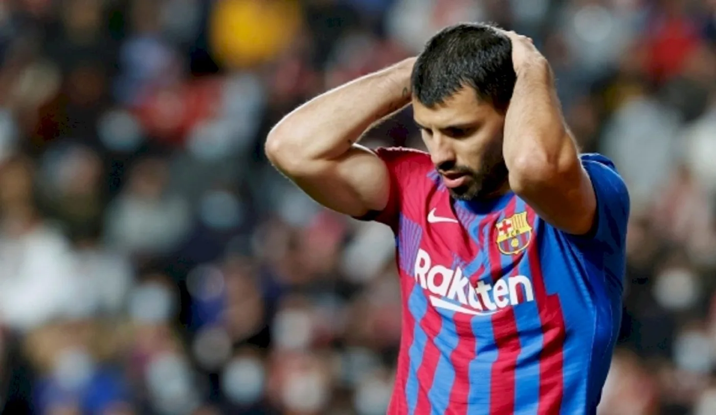 Sergio Agüero podría retirarse del fútbol por su problema cardíaco.