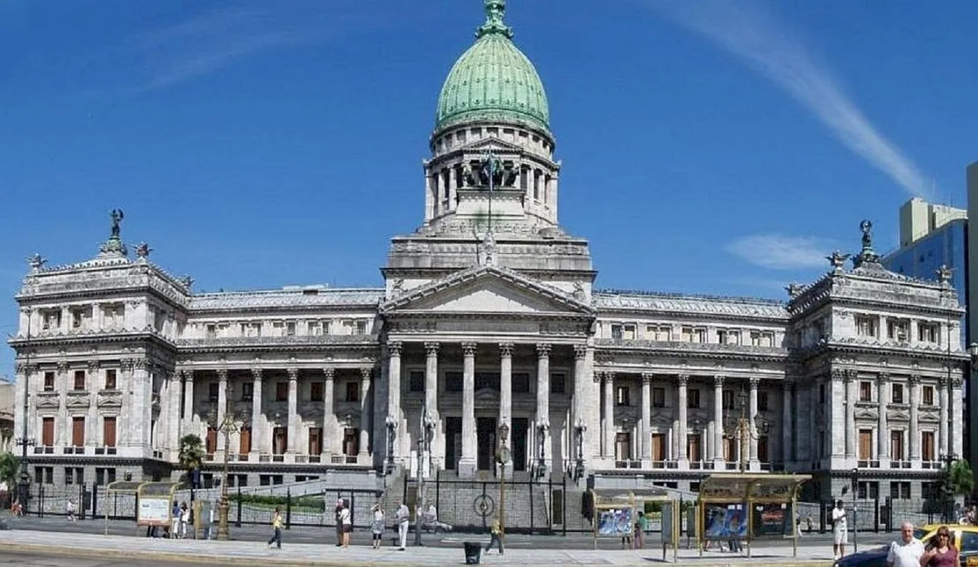 Alberto Fernández prorroga las sesiones ordinarias del Congreso