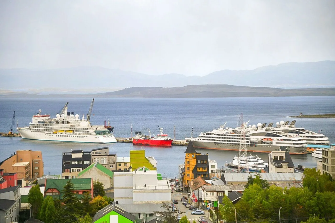 Importante movimiento de cruceros antárticos en el Puerto de Ushuaia