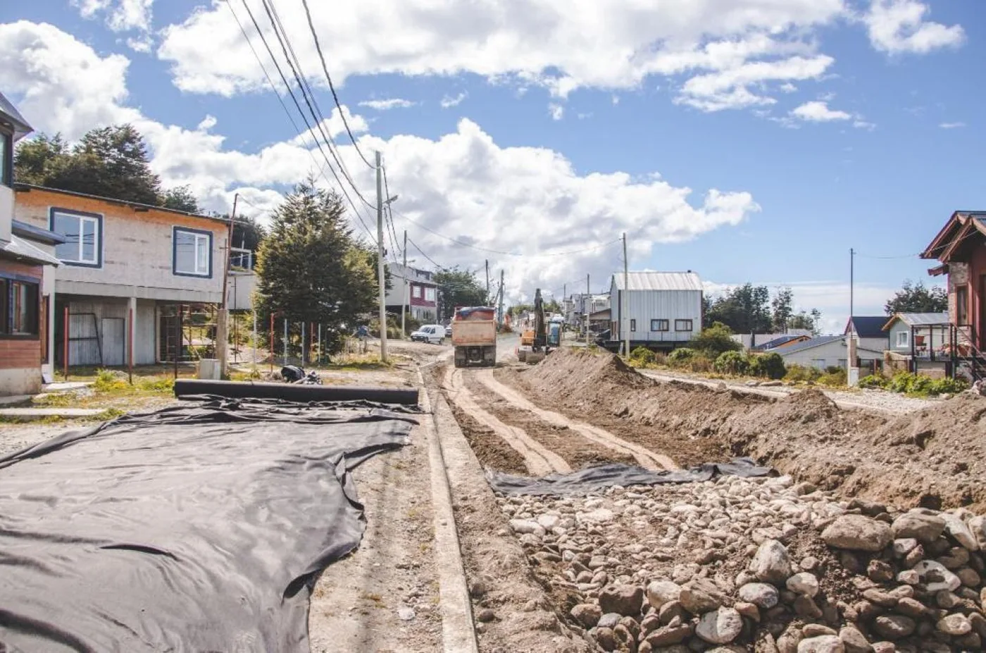 Avanzan los trabajos de pavimentación de la calle Tucumán en Ushuaia