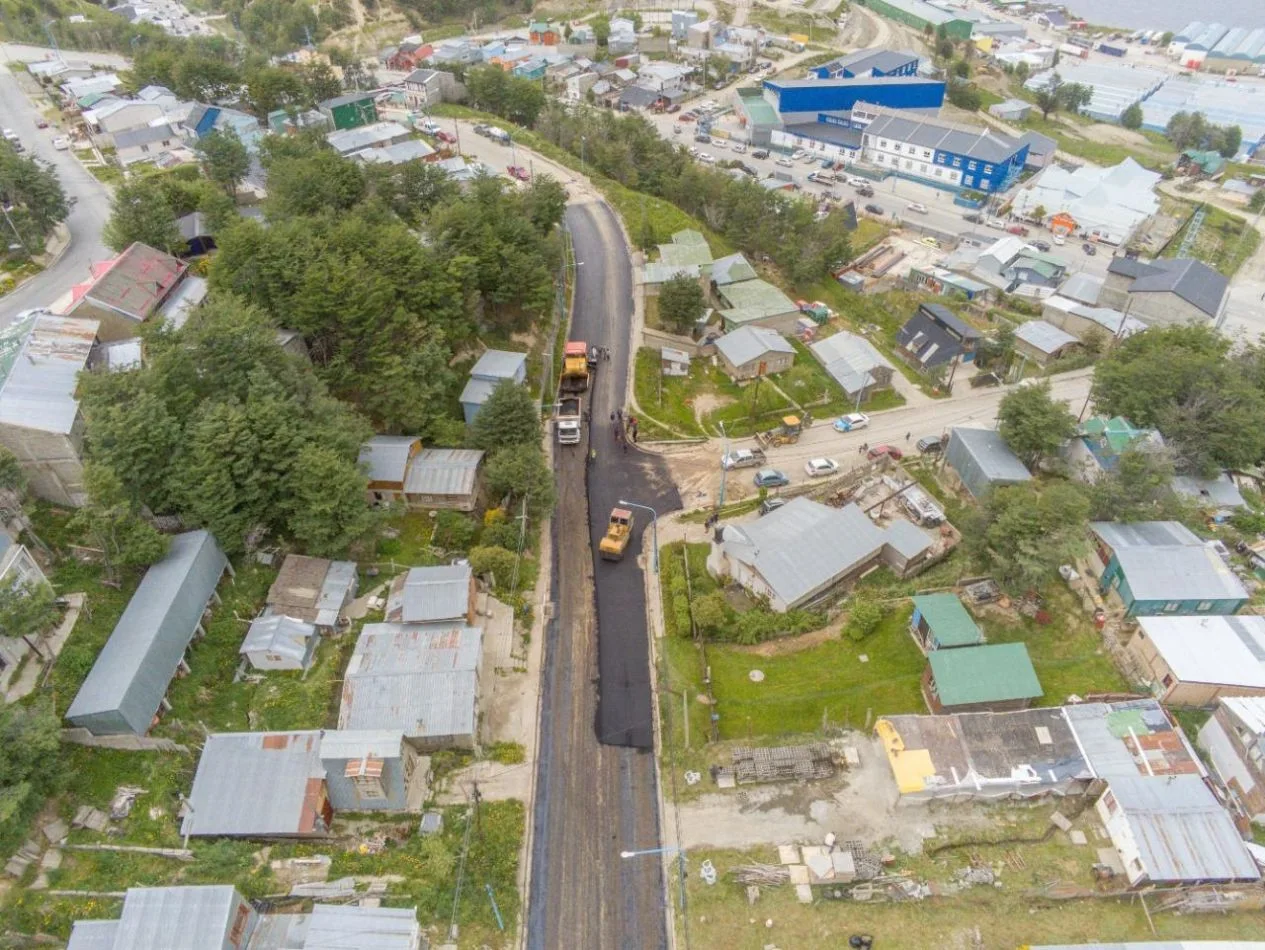 Municipio de Ushuaia pavimentó más de 250 metros lineales de la calle Soberanía Nacional