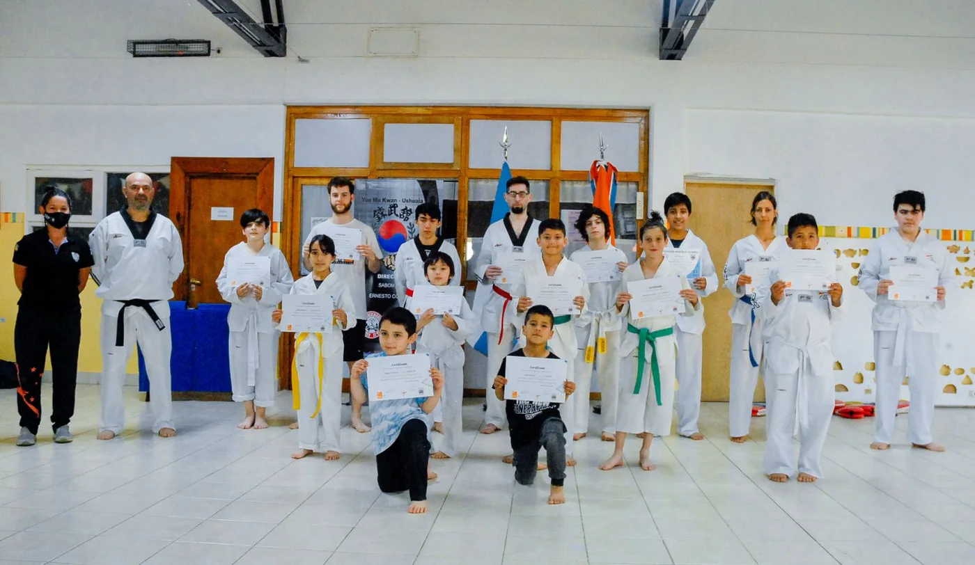 La escuela de Taekwondo a cargo del Profesor Ernesto Córdoba realizo la clase final por el 2021
