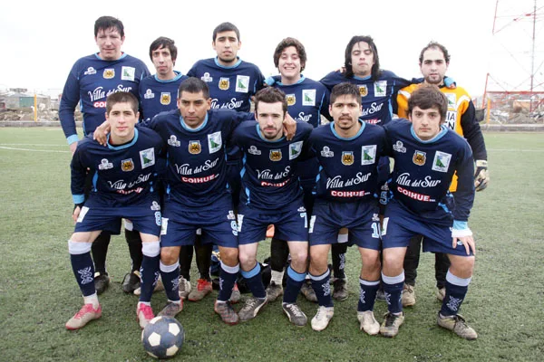 Escuela Argentina de Fútbol, minutos antes de arrancar el fallido cotejo.