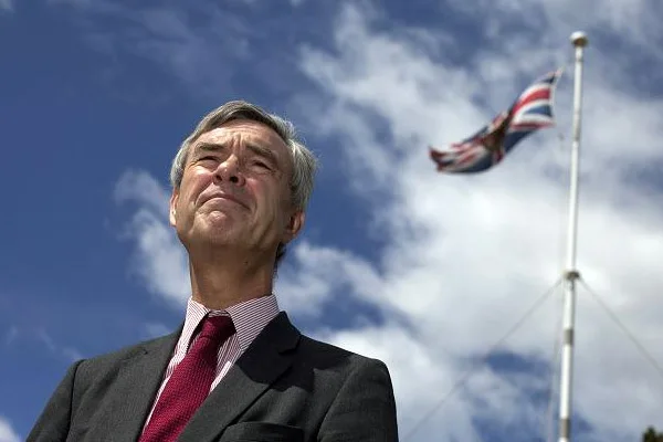 Haywood asegura que las Islas Malvinas "son independendientes del Reino Unido".