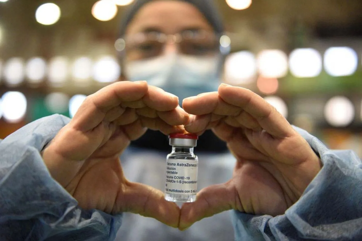 Las personas vacunas con AstraZeneca podrán viajar por todo el mundo sin restricciones