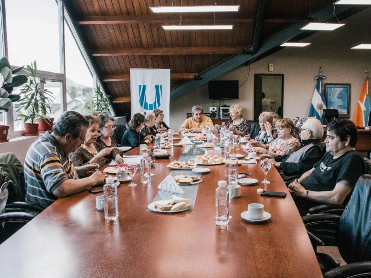 Funcionarios municipales se reunieron con la Comisión de Antiguos Pobladores