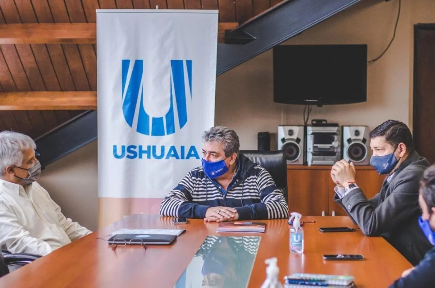 Parque Nacional Tierra del Fuego y Municipio de Ushuaia firmaron convenio para la atención a visitantes