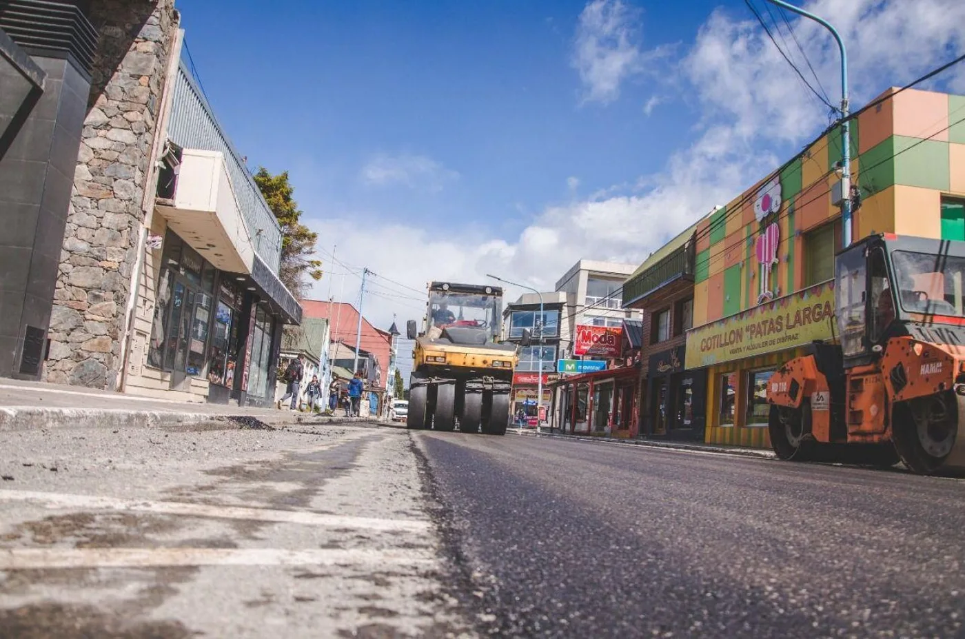 Municipio de Ushuaia repavimenta el último tramo de San Martín entre Belgrano y Rosas