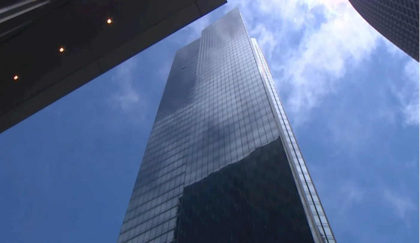 La ostentosa Millennium Tower de San Francisco lleva años hundiéndose lentamente.