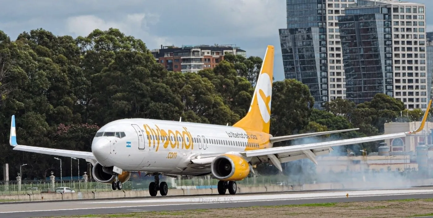 Este sábado (15) a las 17:20 arribó al aeropuerto de Ushuaia el vuelo inaugural de Flybondi procedente de Buenos A