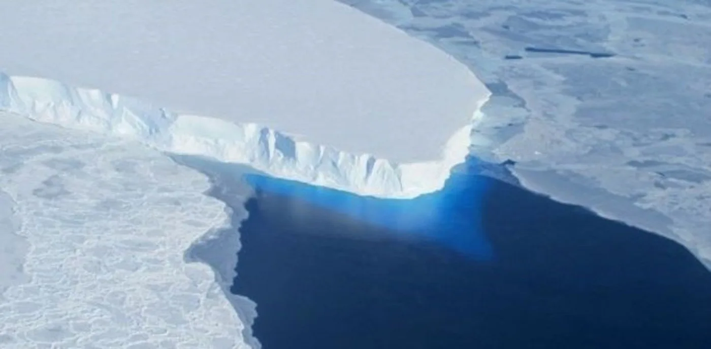 El glaciar Thwaites, uno de los mayores de la Antártida, está ligado al Apocalipsis porque los científicos preveen que al derretirse marcará el colaps