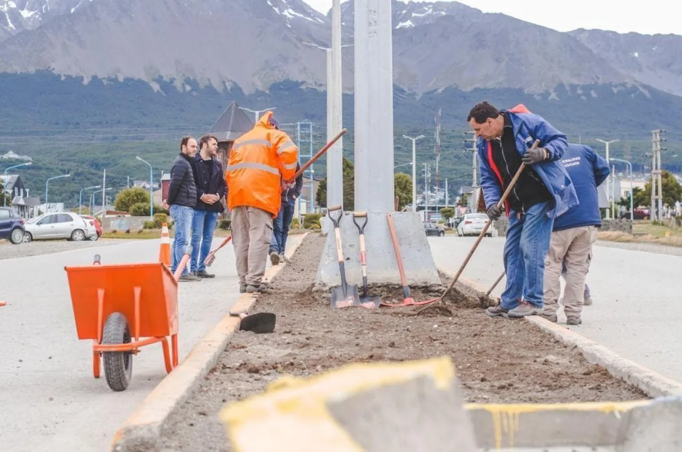 Funcionarios municipales recorrieron los trabajos  y puesta en valor del acceso al aeropuerto de Ushuaia