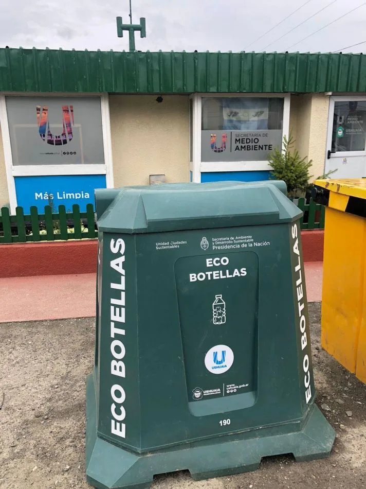 La Secretaría de Medio Ambiente Municipal comenzó la recolección de eco botellas para su reutilización