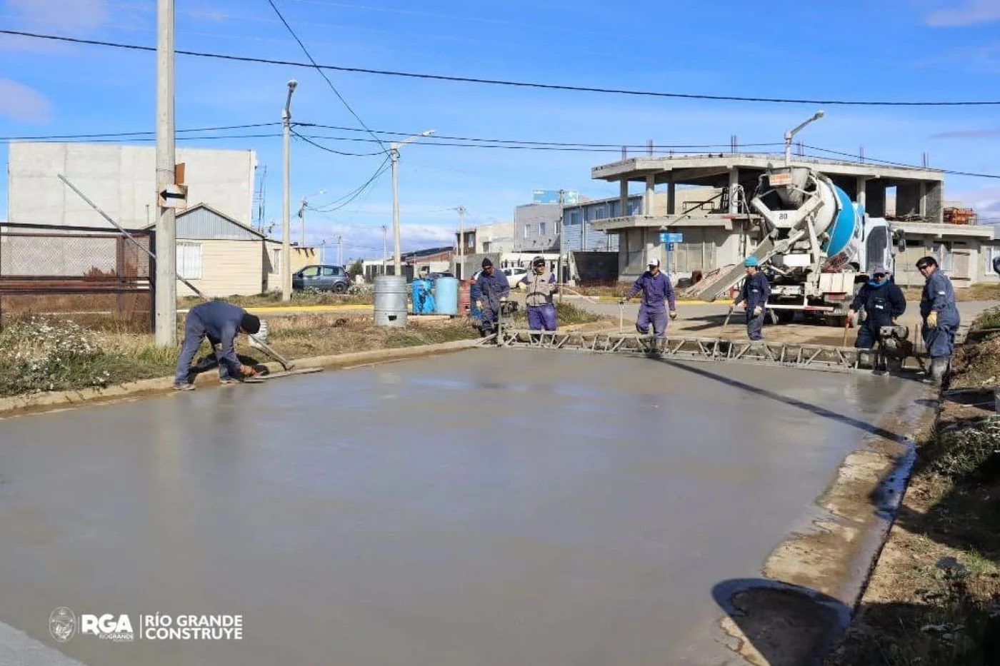 Obras de hormigonado en el barrio de Chacra XI.