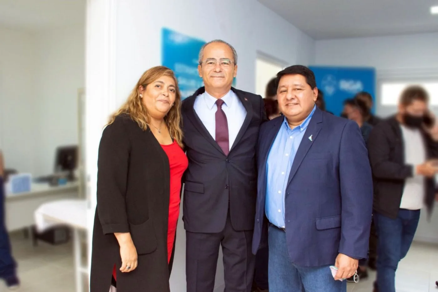 Myriam Gómez Lobo, junto al embajador de Turquía Vural Altay y el concejal Dr. Walter Abregú.