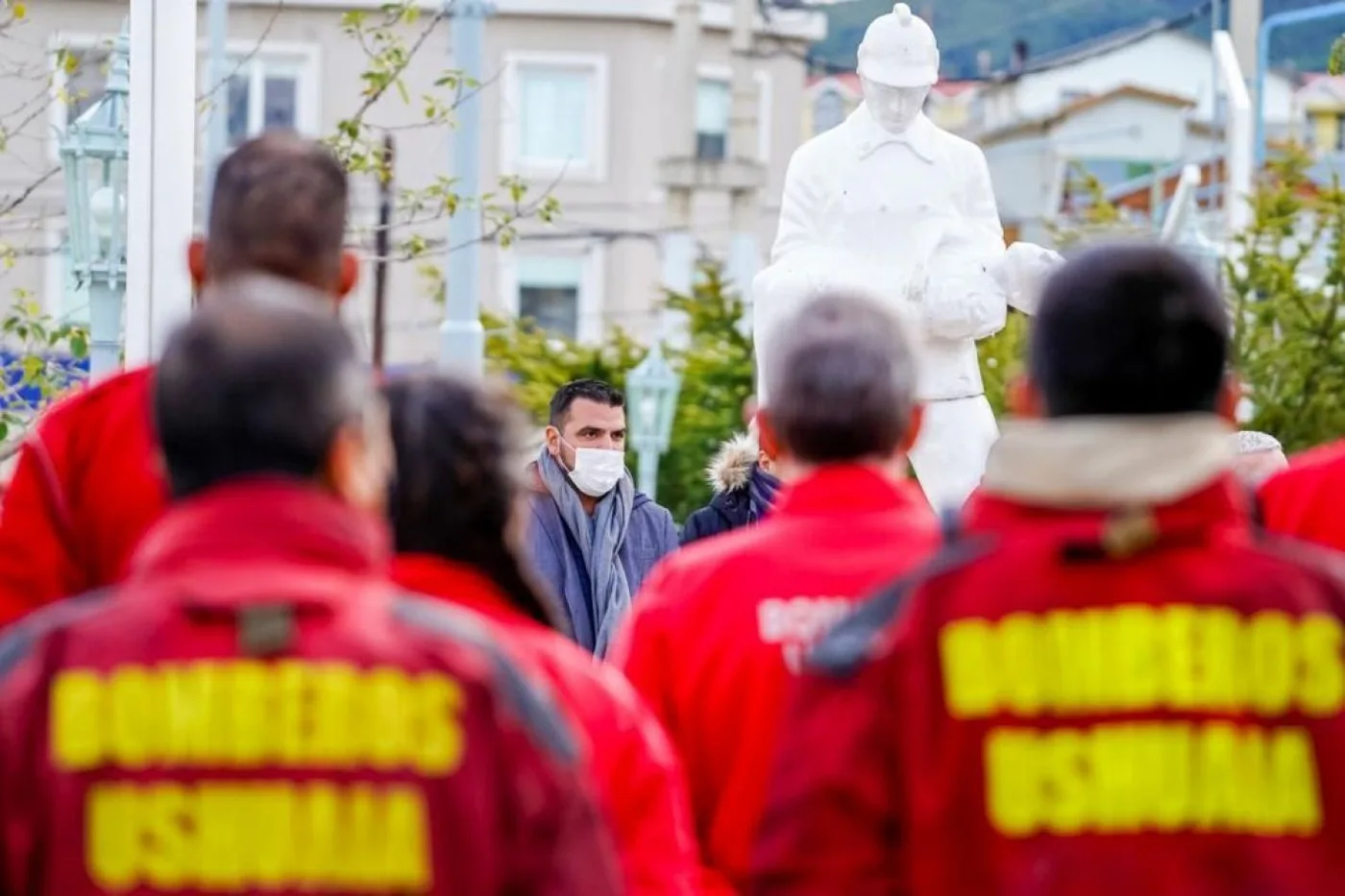 Vuoto encabezó la reapertura de la renovada Plaza de los Bomberos