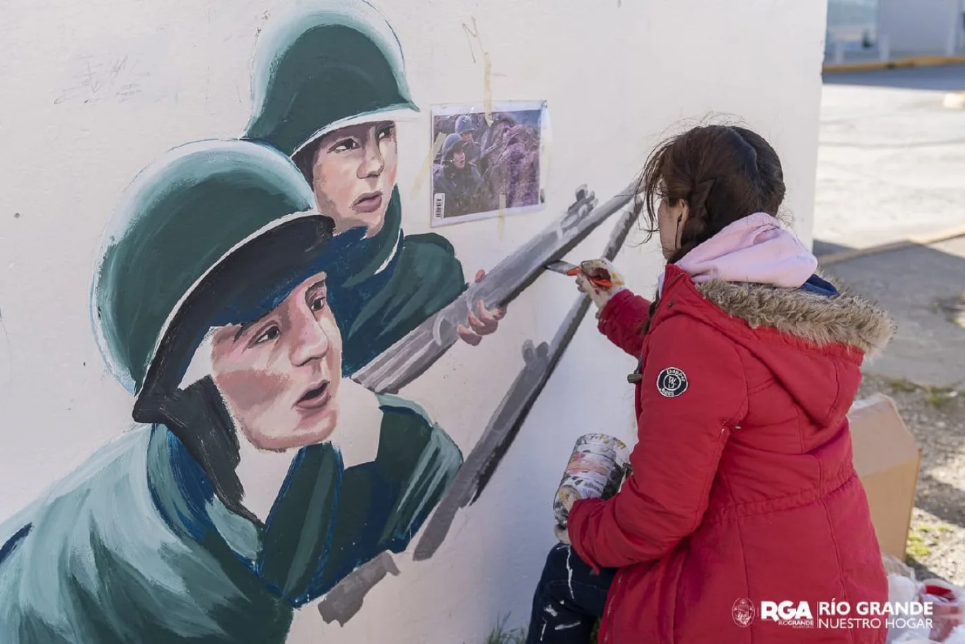 Artistas de la ciudad realizan intervenciones por los 40 Años de la Gesta de Malvinas