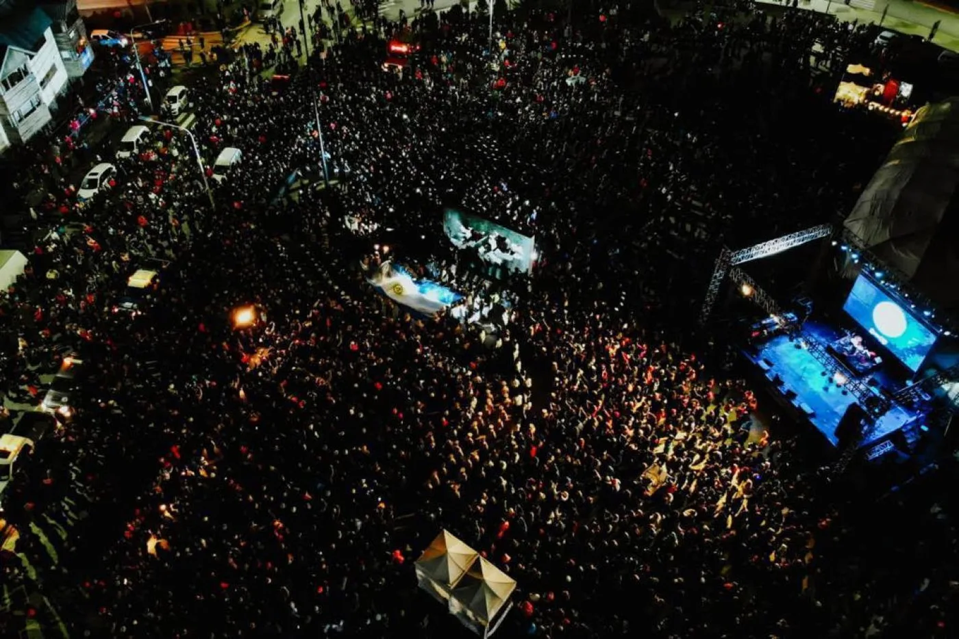 Miles de vecinos de Ushuaia participaron de la Vigilia del 2 de abril