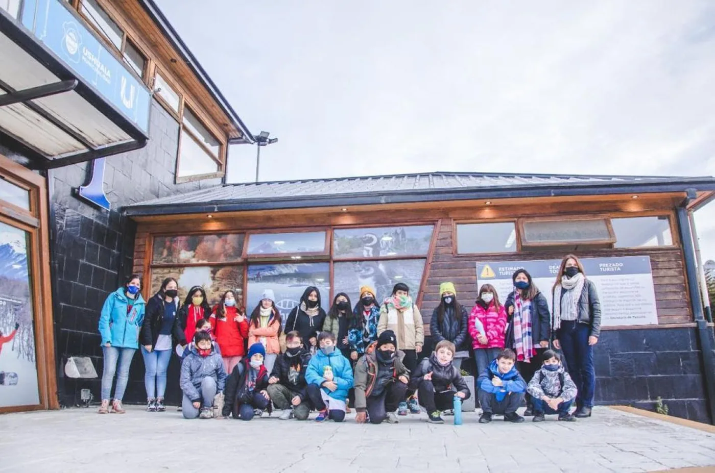 Comenzó el programa de Turismo Social 2022 con una excursión por el Canal Beagle.