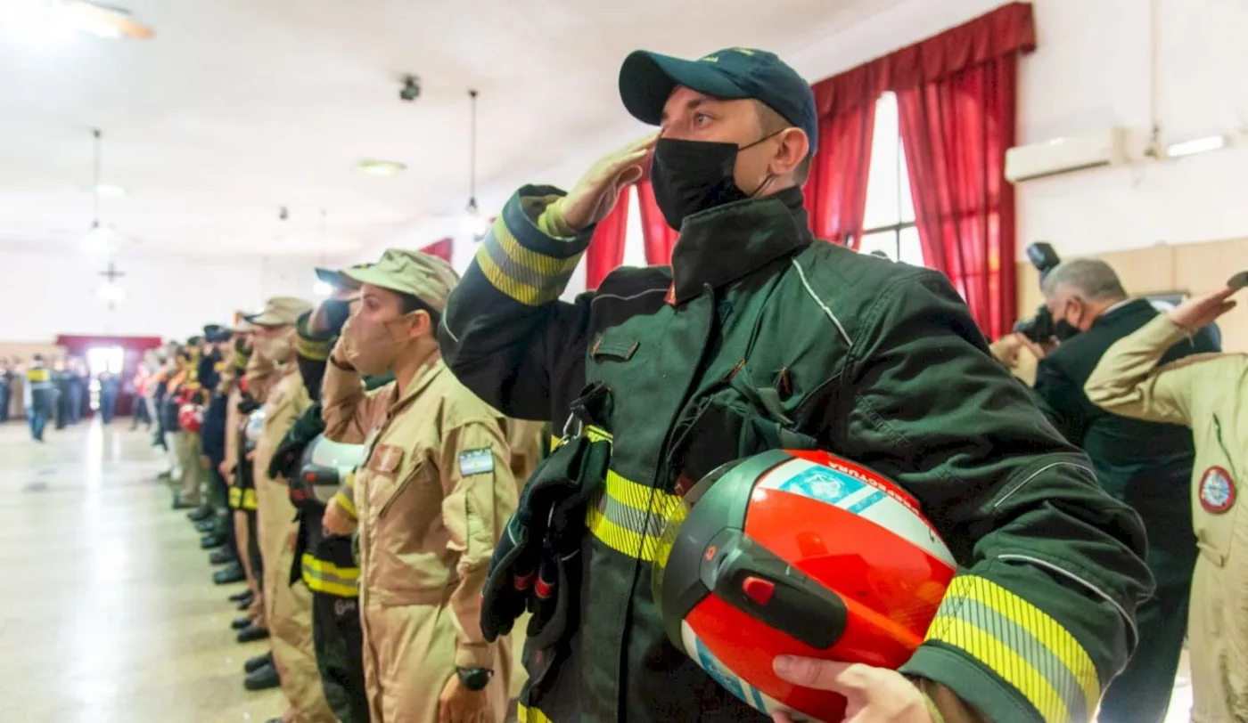 Reconocimiento al personal que colaboró en la lucha contra los incendios forestales