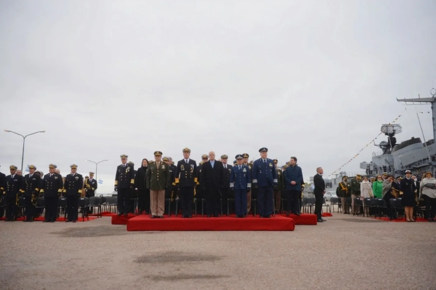 El Gobierno anunció aumentos para los militares.