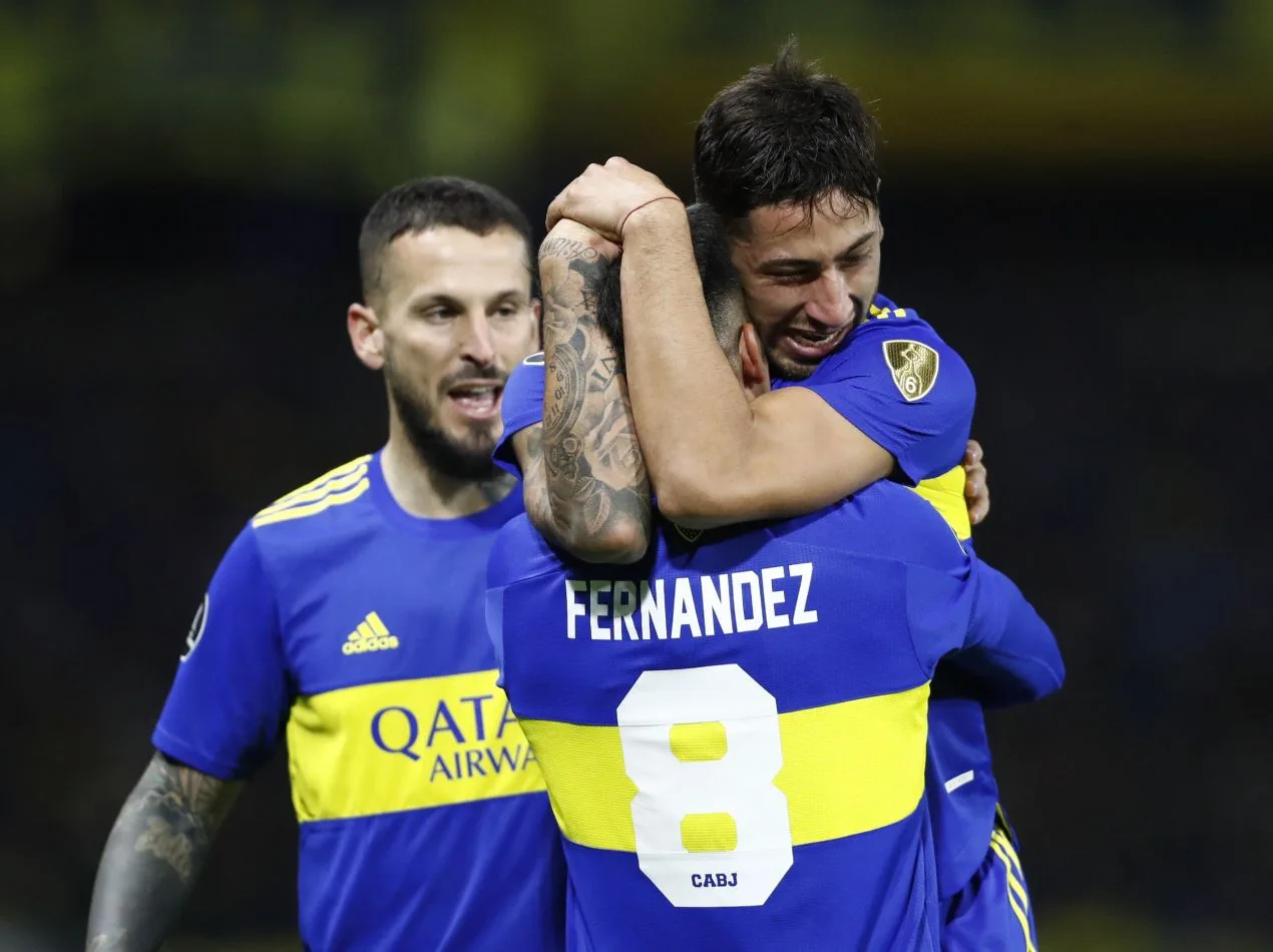 Alan Varela festeja su primer gol con la camiseta de Boca.