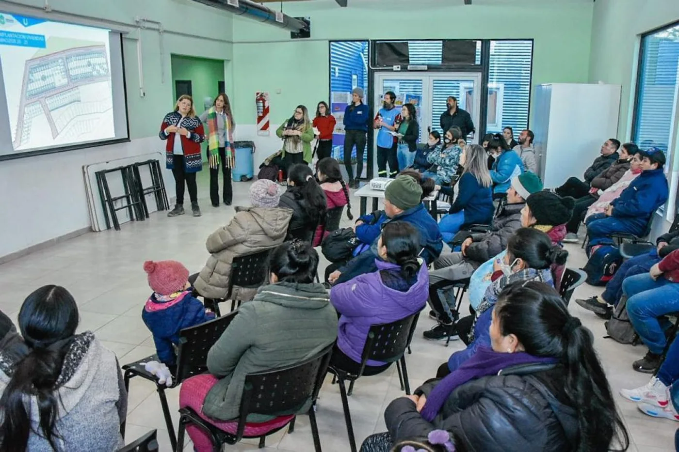 Se informa a vecinos del KyD sobre la marcha de la obras agua y cloacas y las viviendas del sector