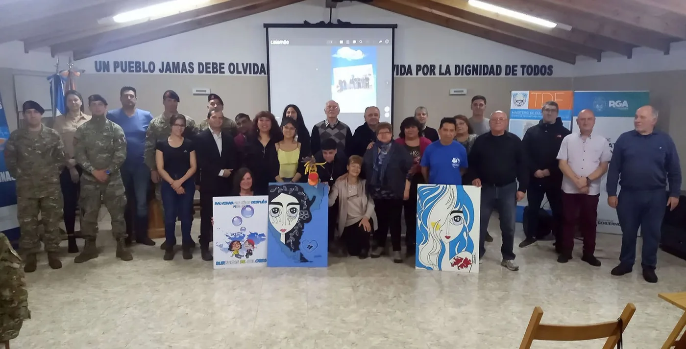 “Somos Malvinas” congregó a artistas de Río Grande en homenaje a los Héroes de Malvinas.