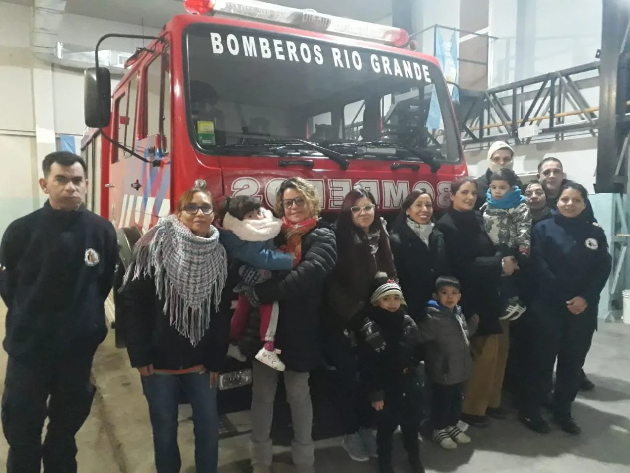 Niños del CENS N° 18 Anexo Escuela 21 visitaron a los Bomberos Voluntarios