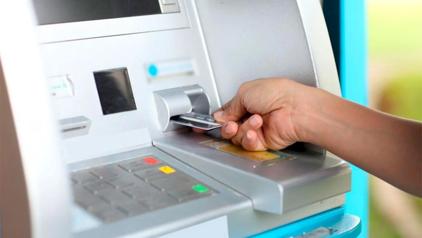 Masiva falla en cajeros automáticos y billeteras digitales