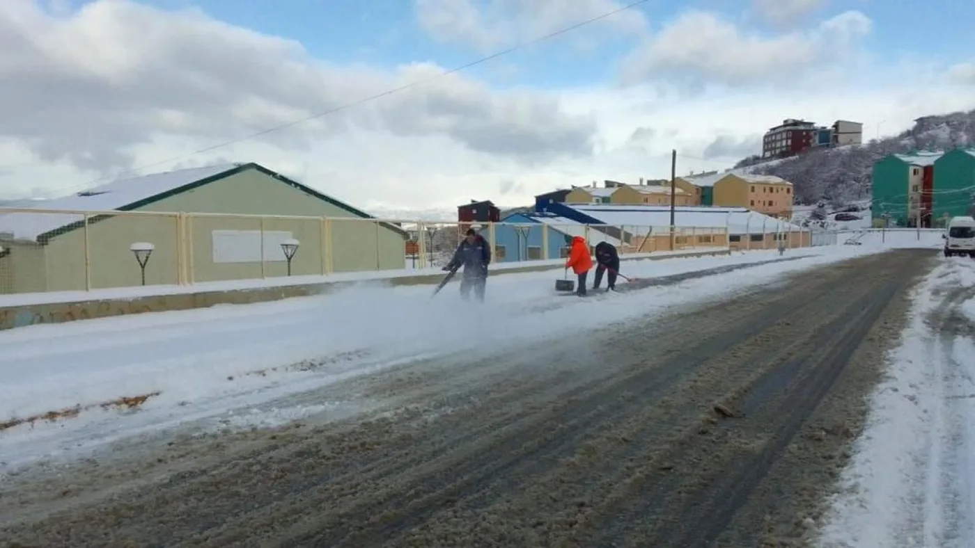 Ushuaia vivió una intensa jornada de nieve