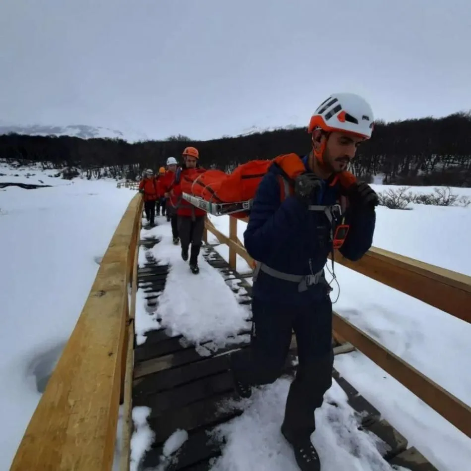 La Comisión de Auxilio de Ushuaia asistió a una persona accidentada en Laguna Esmeralda.