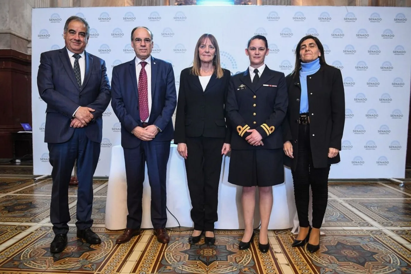 Por iniciativa de Pablo Blanco, el Senado reconoció a mujeres de la Armada Argentina