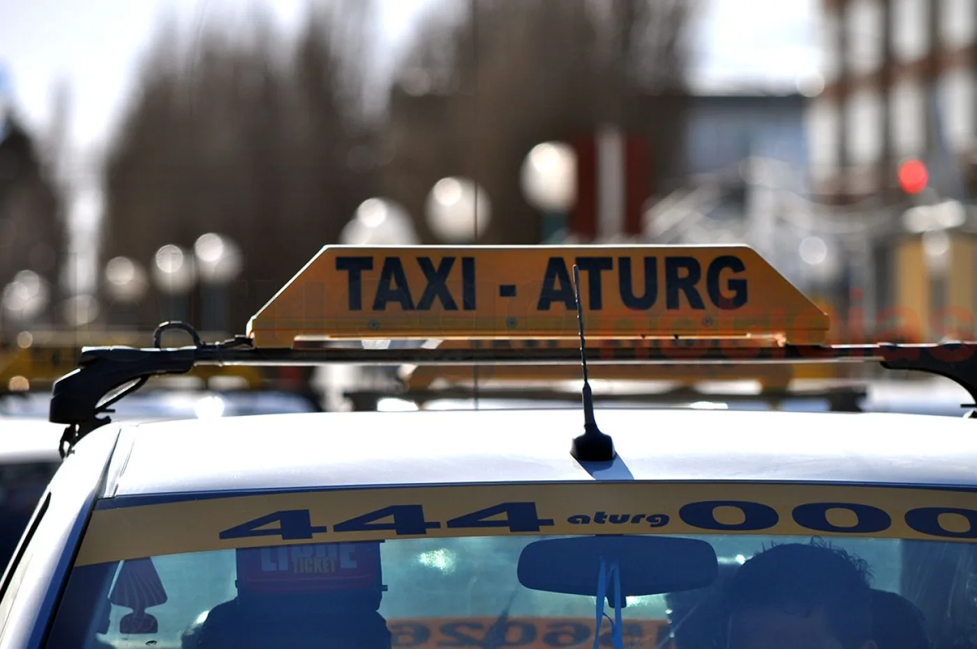 Fin de la novela y ya hay acuerdo por la ordenanza para taxis