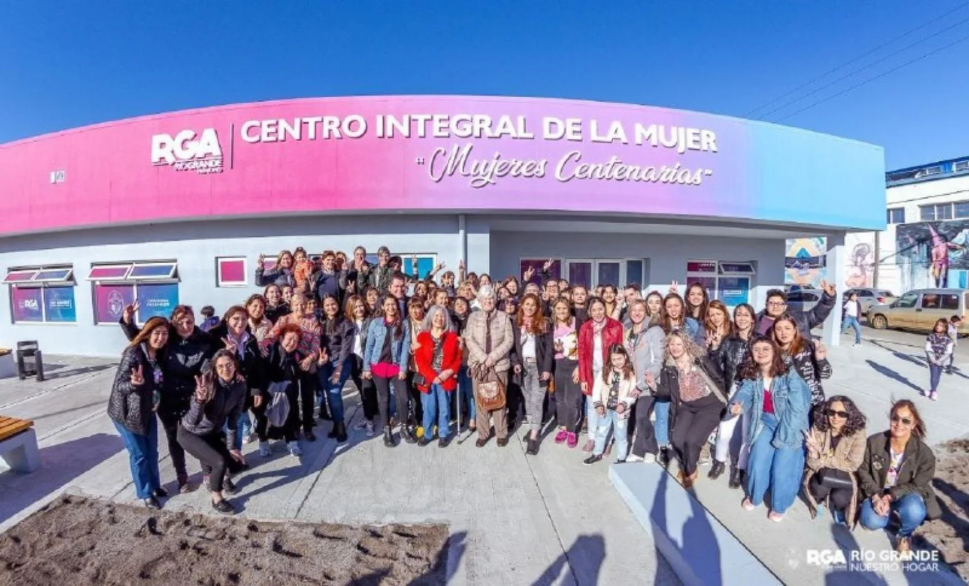 Centro Integral de la Mujer “Mujeres Centenarias” .