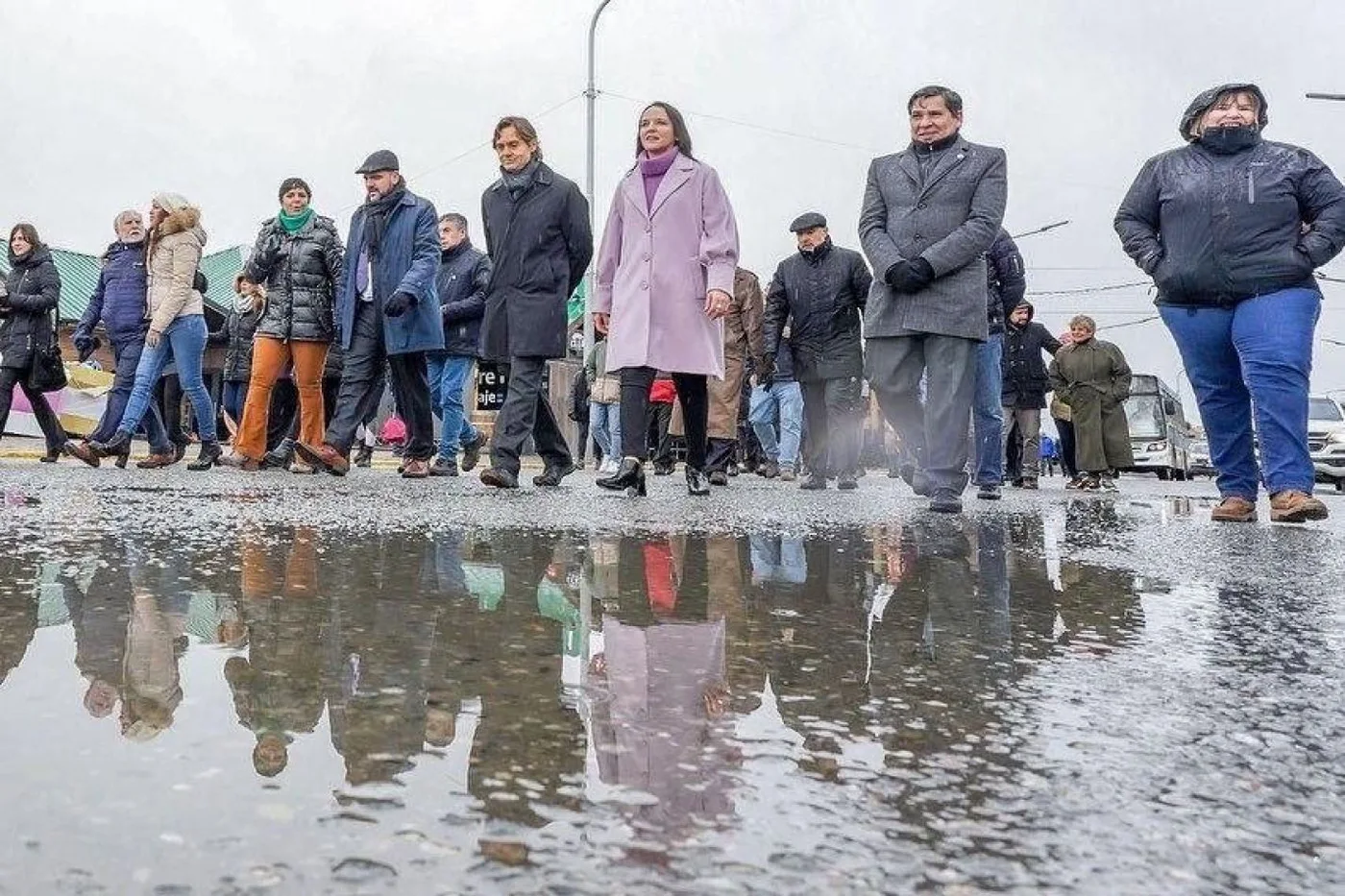 El intendente Vuoto encabezó el multitudinario desfile por el 138° aniversario de Ushuaia