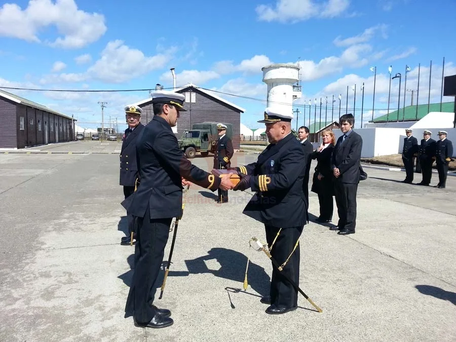 El tradicional cambio de mando se realizó en la Plaza de Armas del BIM 5.