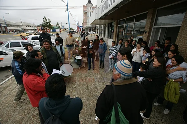 Los vecinos del 15 de Octubre reclaman por viviendas sociales sin entregar.